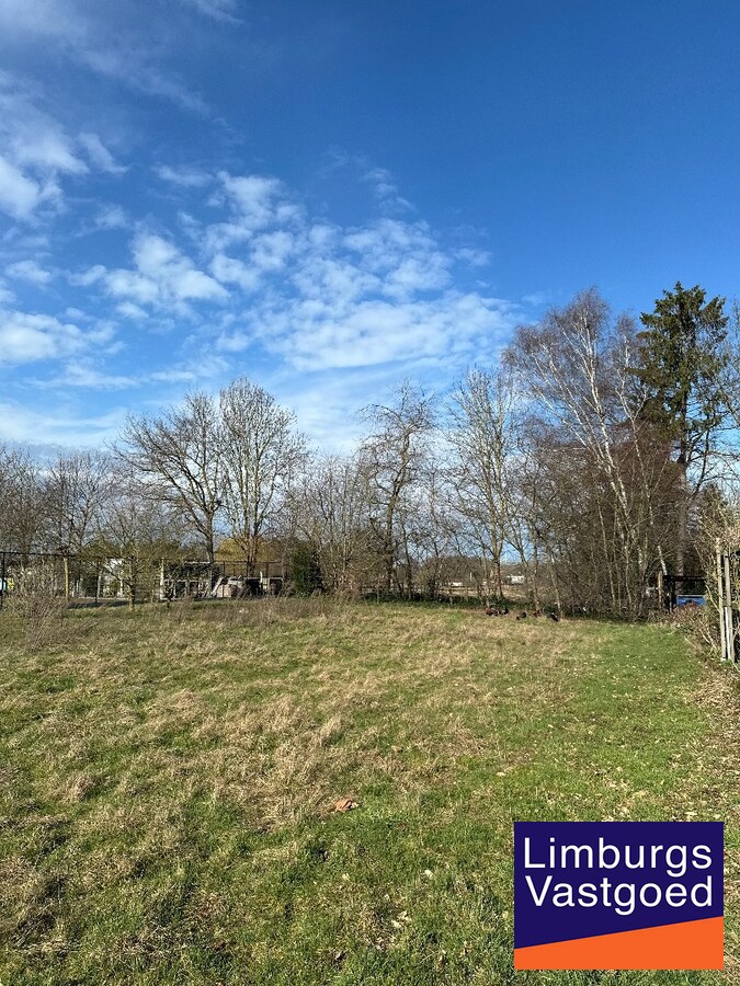 Nieuwbouwwoning, open bebouwing, 3 slpk, 14a 53ca, rustig gelegen te Kermt 