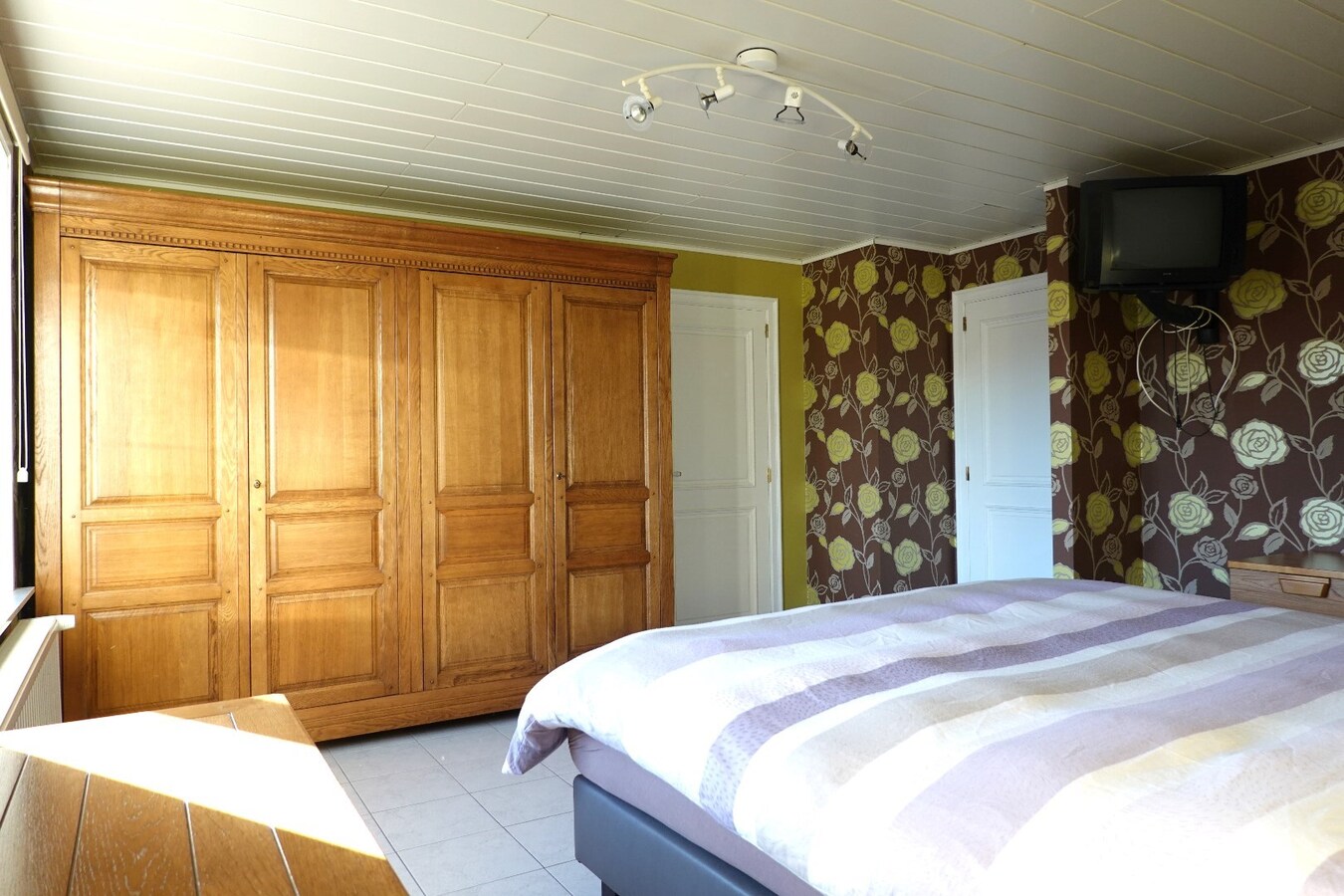 Stijlvolle villa met 4 slaapkamers en grote tuin 