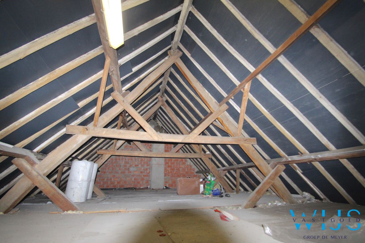 Zeer ruim woonhuis op een ideaal perceel te ADEGEM ! 