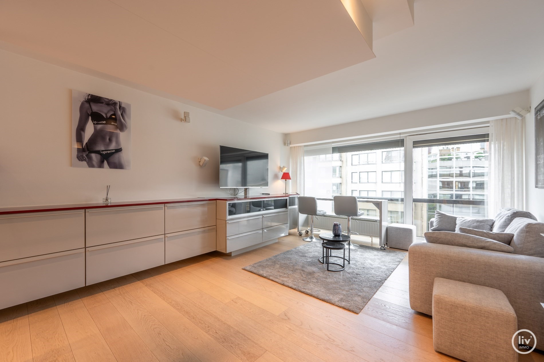 Beau studio bien aménagé, situé dans l'avenue Lippens à quelques pas de la digue avec terrasse. 