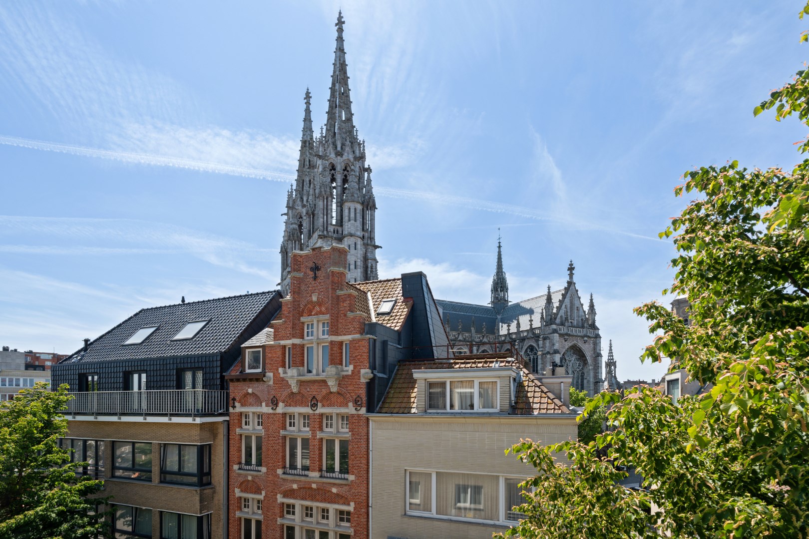 DUPLEX LUXUEUX AVEC 3 CHAMBRES À COUCHER DANS LE CENTRE D'OSTENDE 