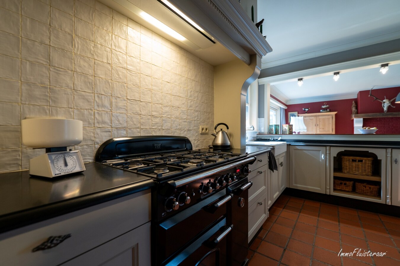 Karakteristieke woning met charmante chalet en paardenfaciliteiten op ca. 9.604 m² te Geel 