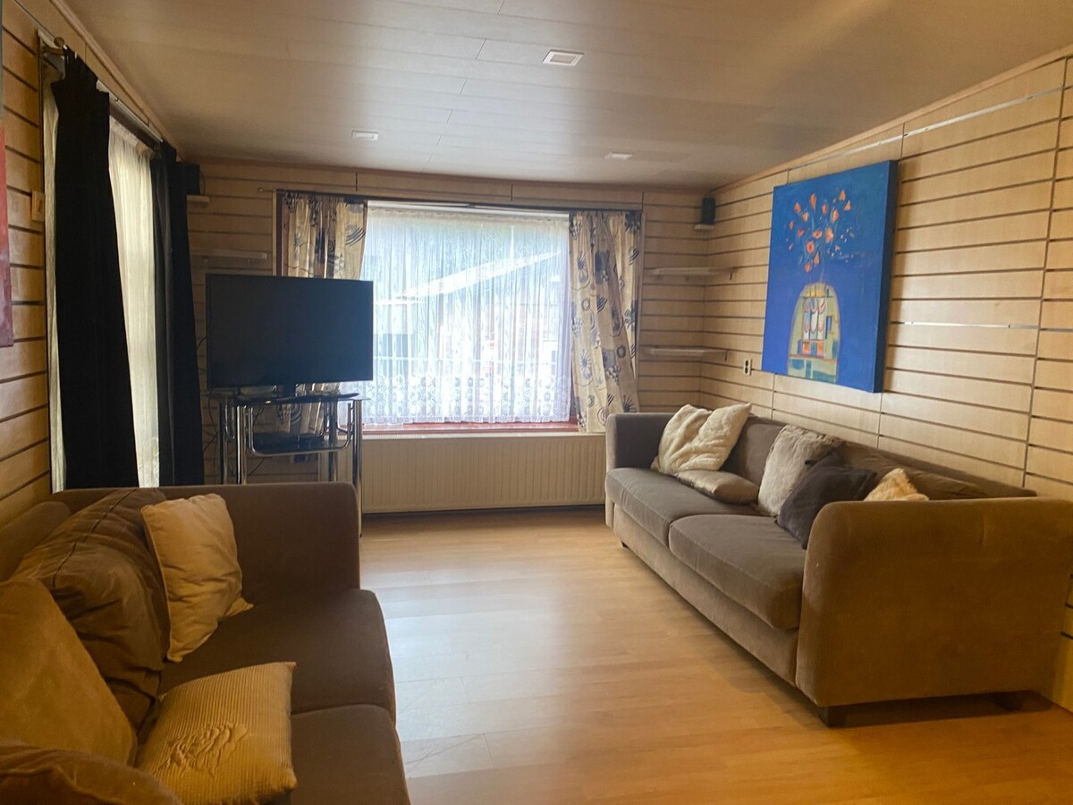 VERLAAGD in PRIJS ! Vrijstaande (vakantie)woning in het bos, Domein Sparrendal Lanklaar. 