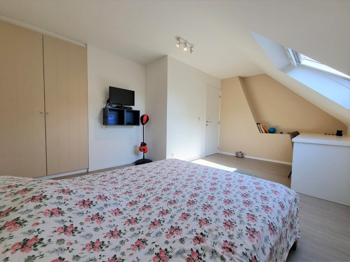 Volumineuze, lichtrijke, zeer mooie gezinswoning met tuin - Heist 