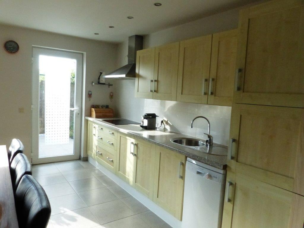 Gunstig gelegen, gerenoveerde woning met 3 slaapkamerss 