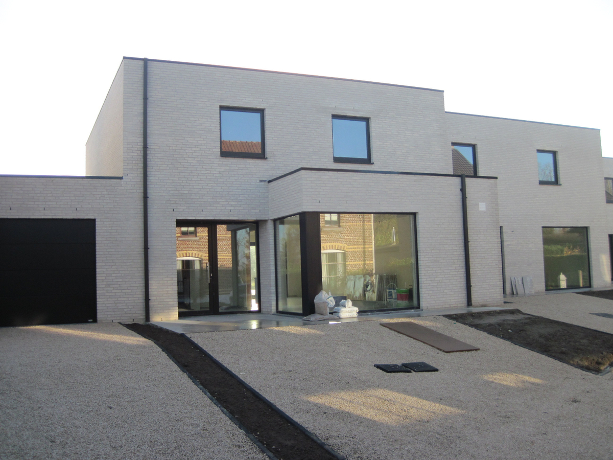 Splinternieuwe, eigentijdse BEN-woning !  TOPPER !! 