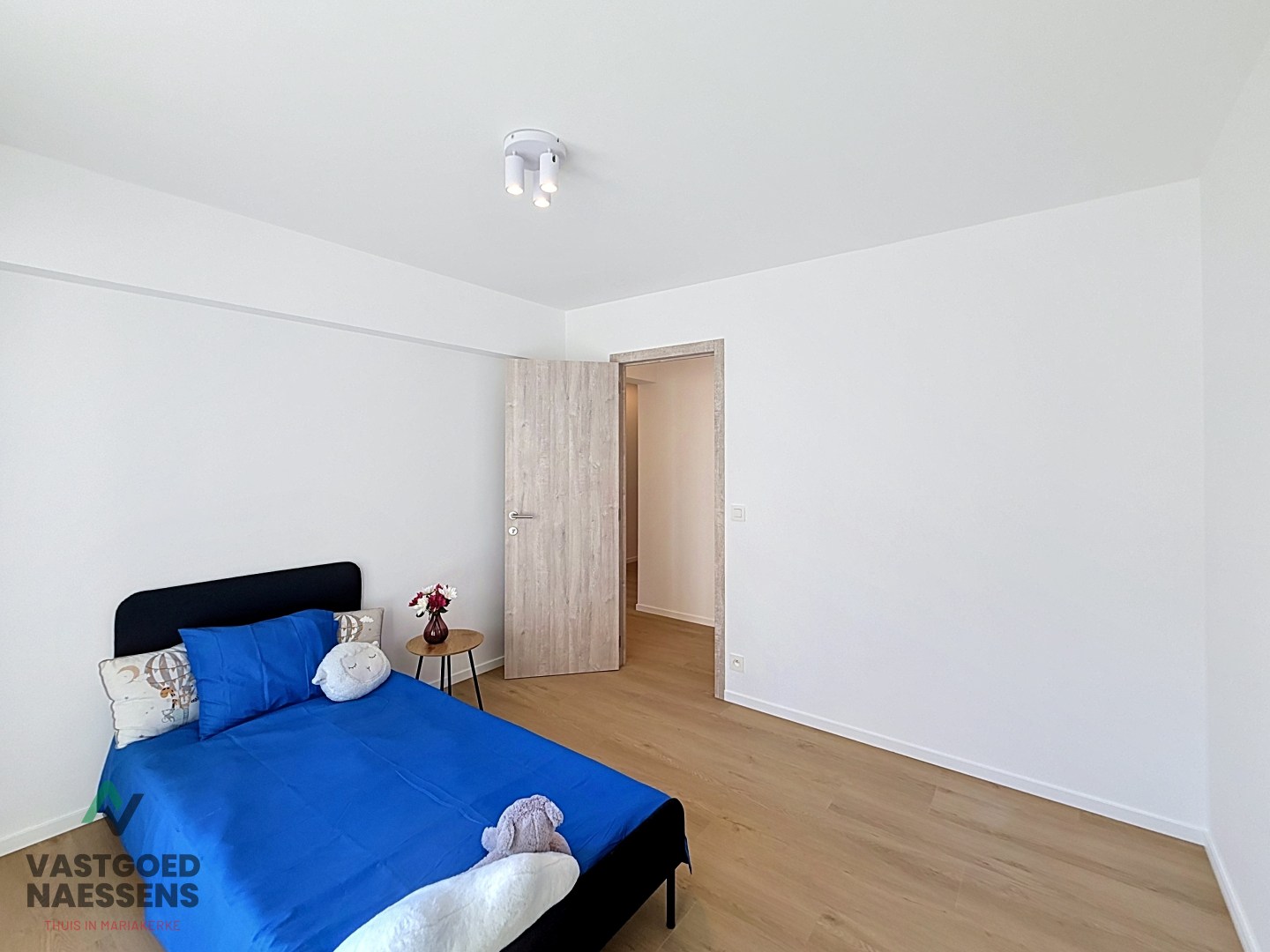 Magnifique appartement rénové de 3 chambres avec vue sur la mer. 
