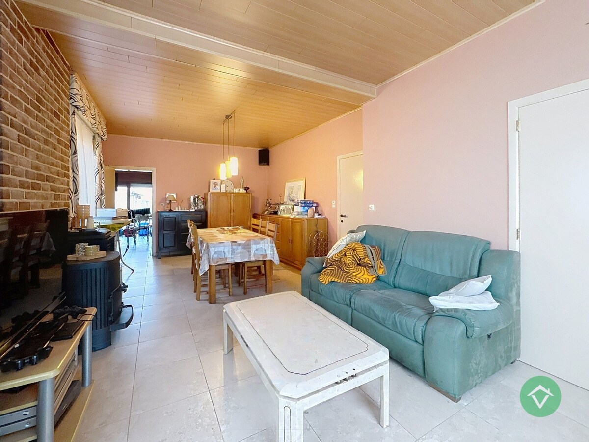 Woning met 4 slaapkamers en garage te Gistel 