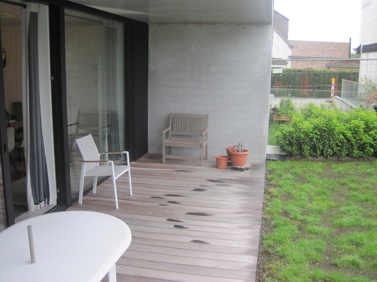 1 slp gelijkvloers appartement met tuin. 