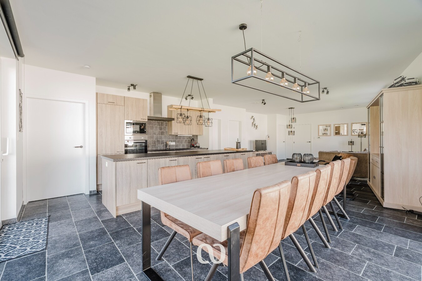 Ruime nieuwbouwwoning met 4 slaapkamers 