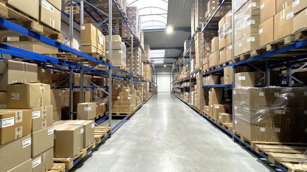 Logistiek bedrijfspand te koop aan A12 in Willebroek