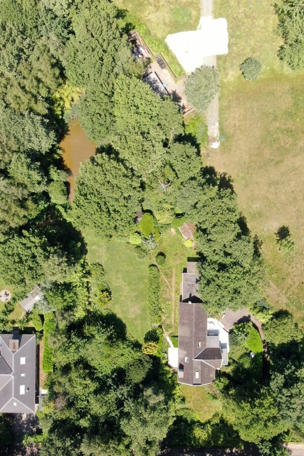 Te verkavelen grond van 6.140 m² met 64,20 meter langsheen de straat te Zoersel 