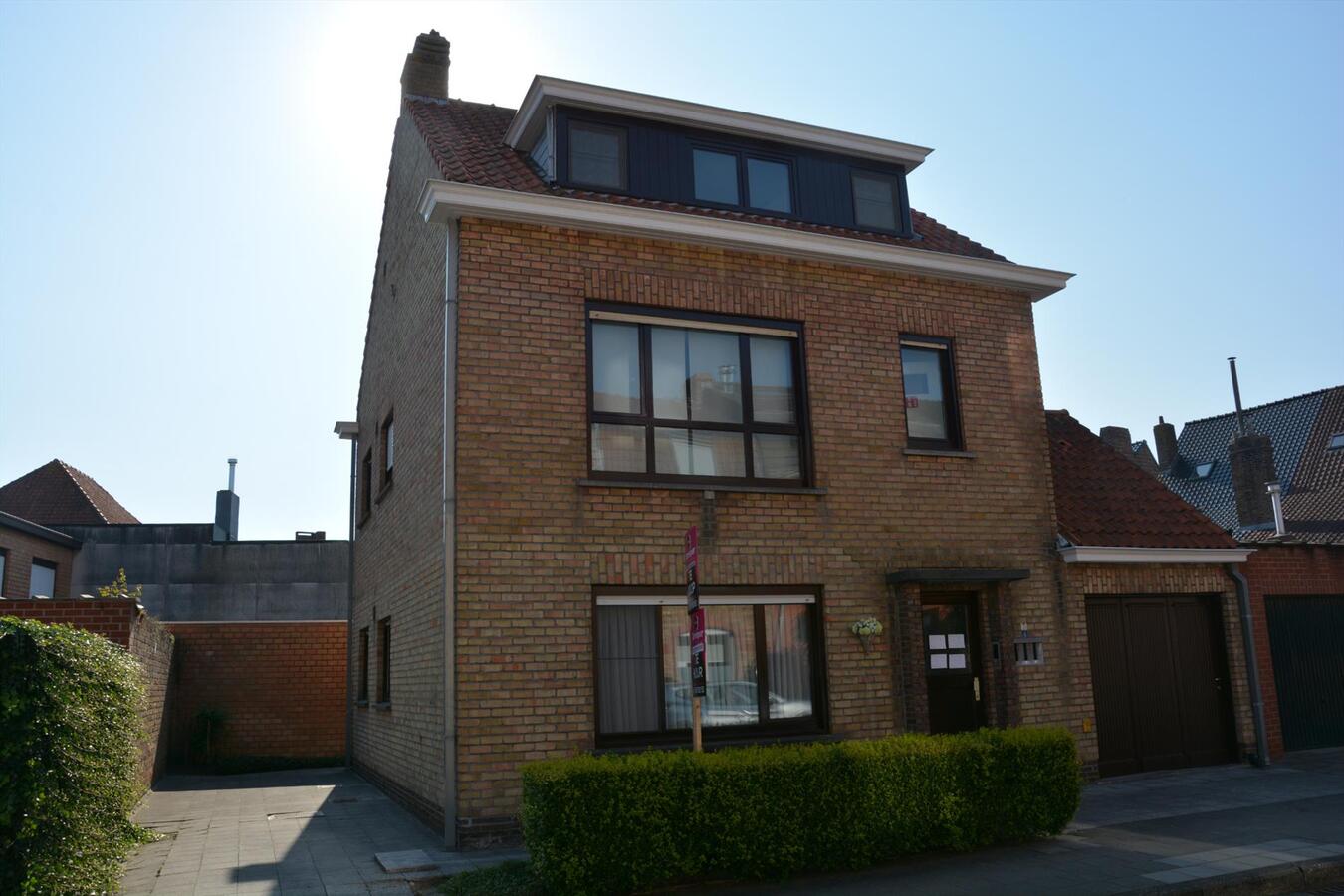 Verkocht - Gebouw - Assebroek