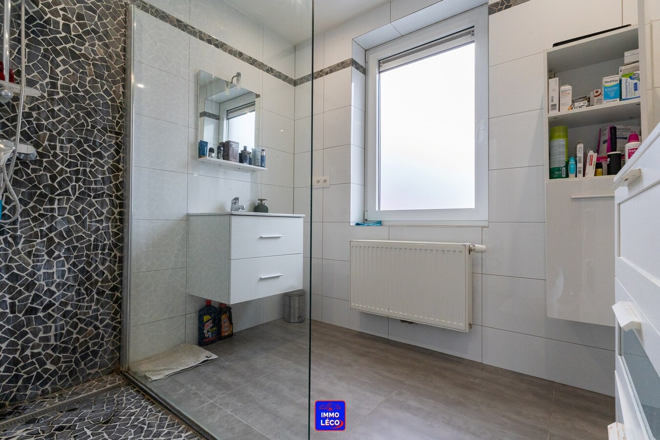 Maison rénovée avec jardin et garage, beaux volumes ! 