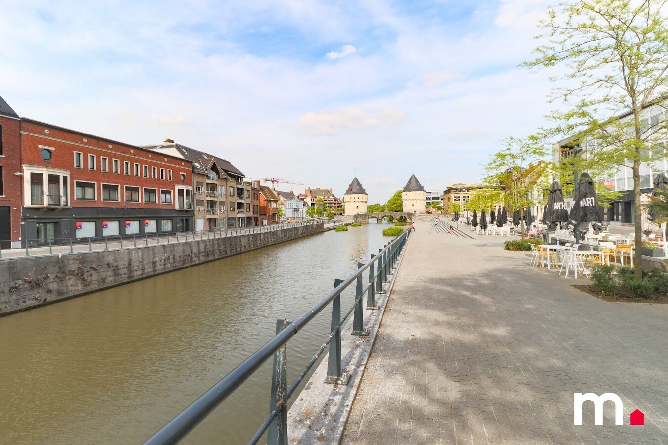TOPLIGGING  ! 400M2 COMMERCIELE RUIMTE  AAN DE BROELTORENS EN DE LEIE ! 