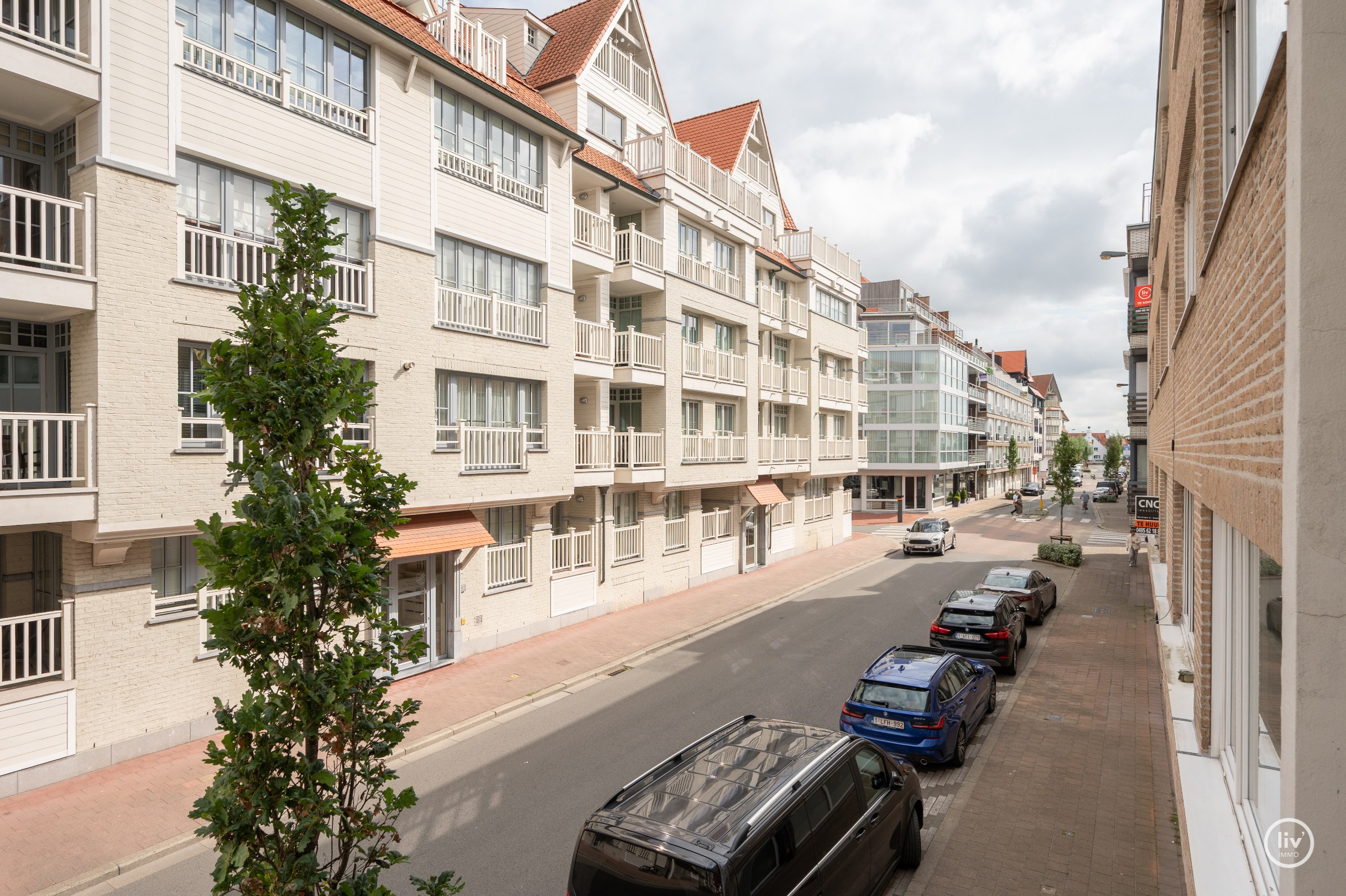 Appartement de 2 chambres élégamment rénové, idéalement situé près du Zoute. 