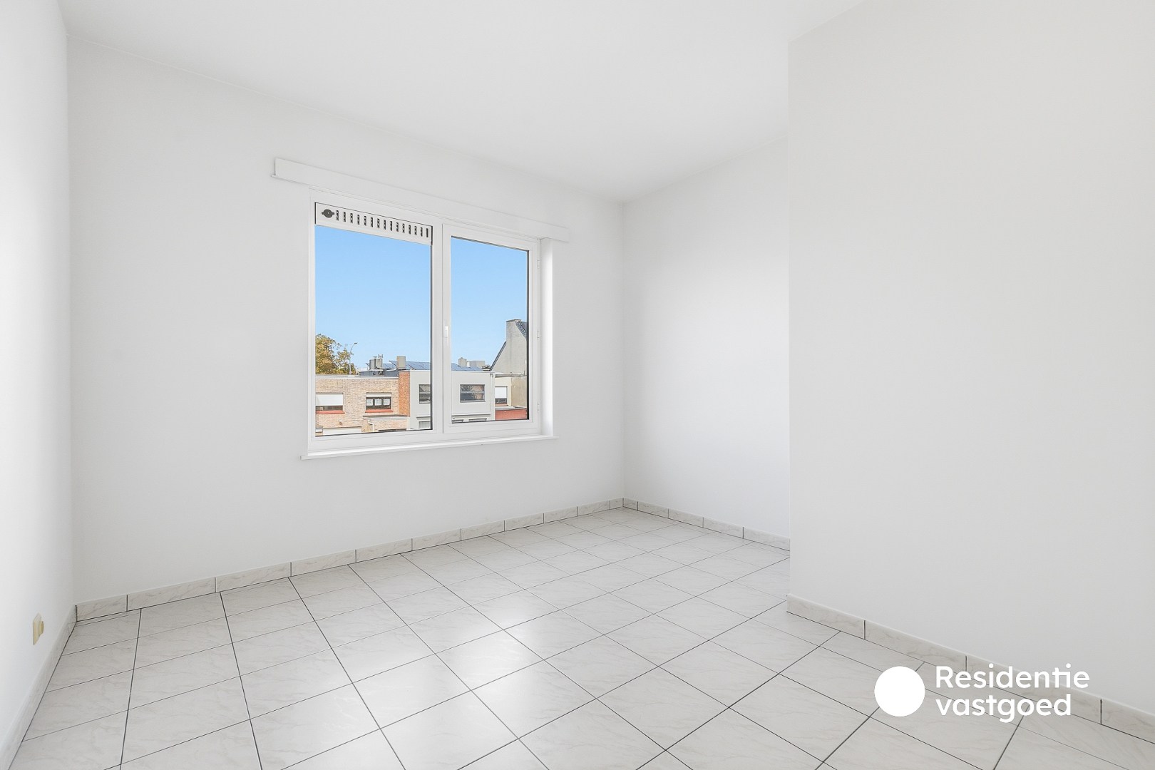 Instapklaar 2-slaapkamerappartement met garage in Blankenberge 