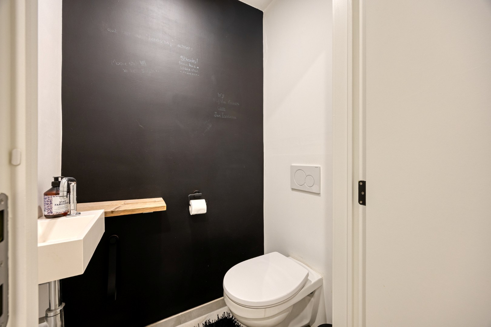 Instapklaar appartement met 2 slpk. en een rustige ligging in Geel-centrum 