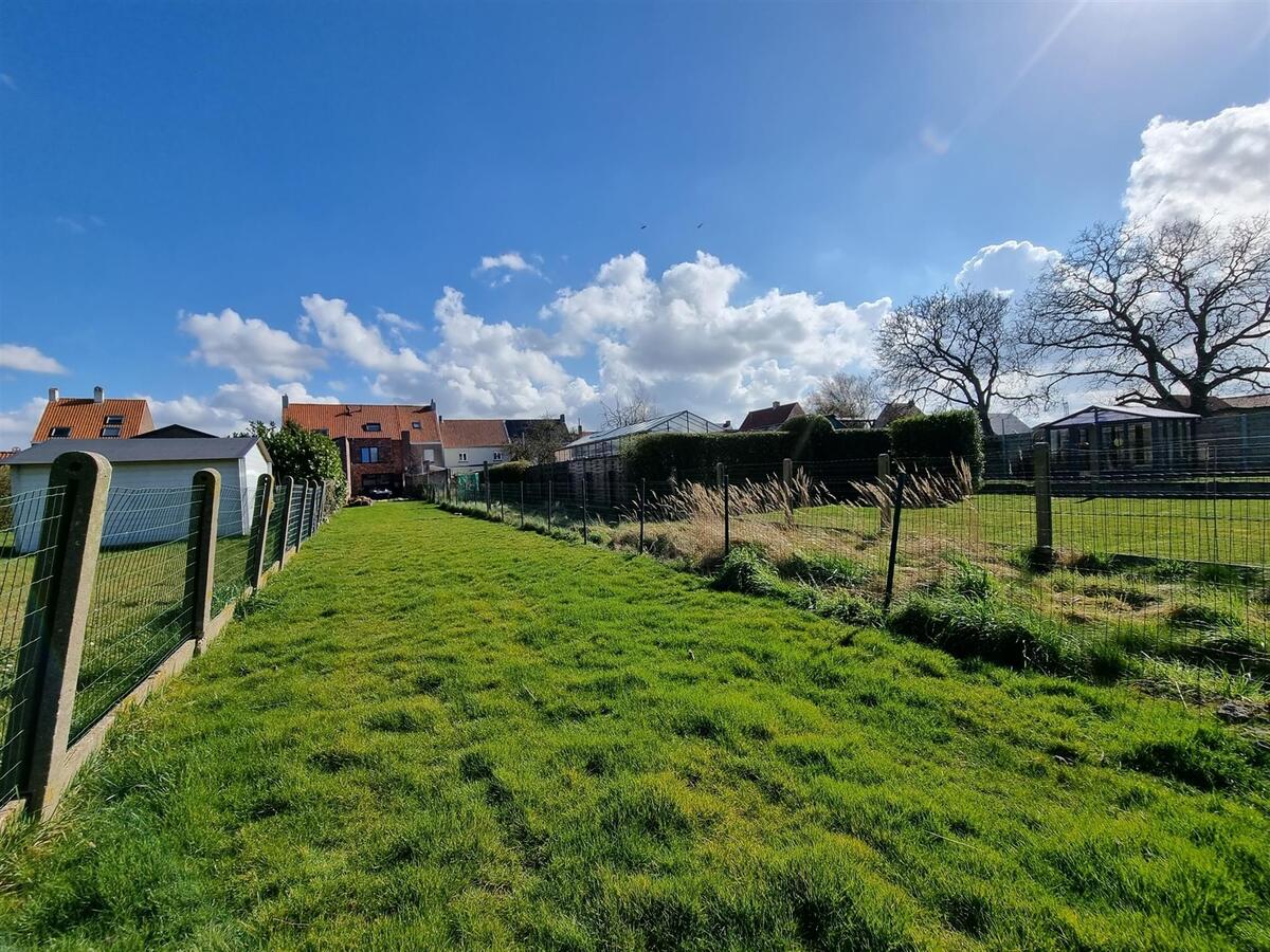 Knap gerenoveerde woning met grote tuin en oprit - Dudzele 