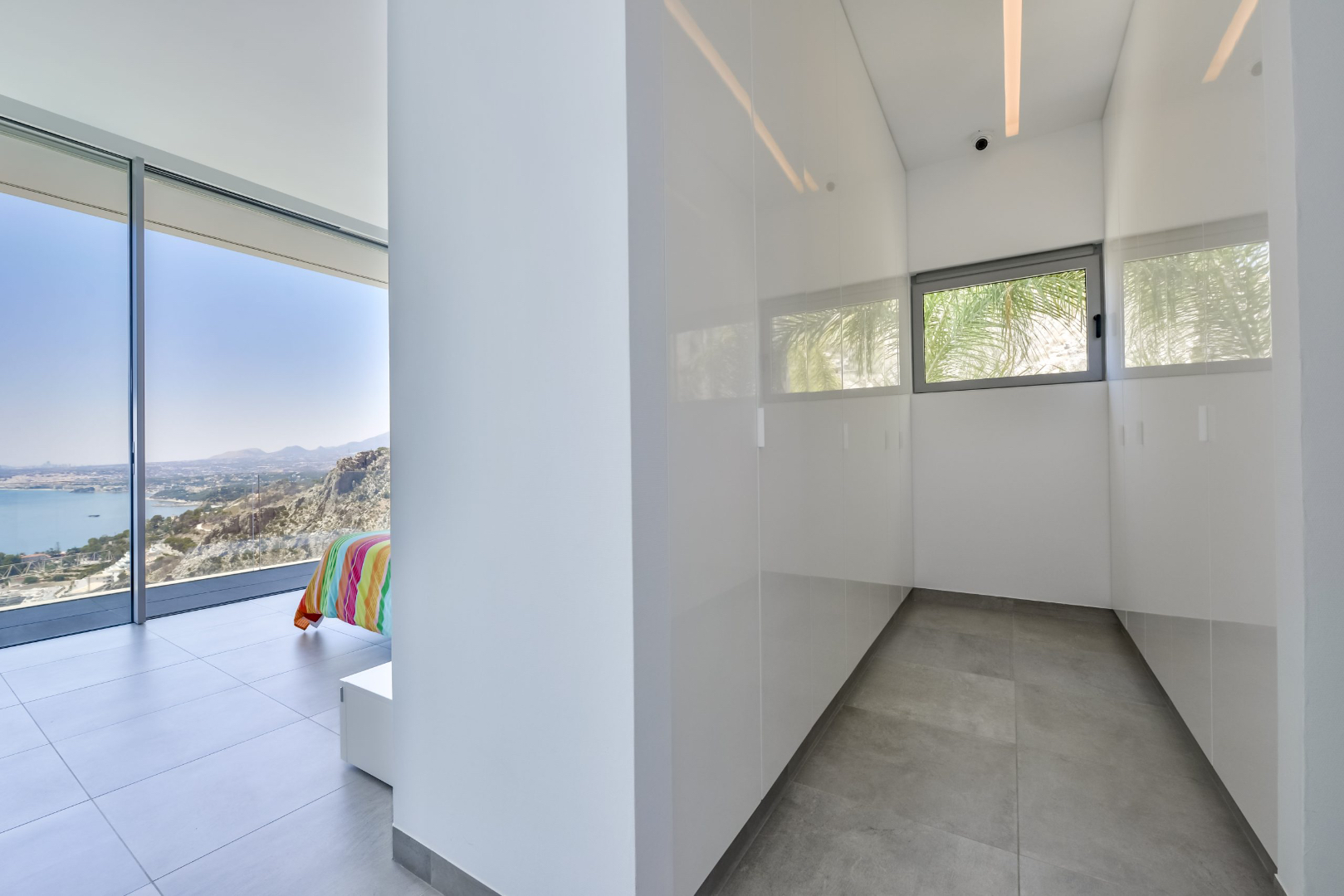 Luxe architectenvilla in Mascarat – Altea met panoramisch zeezicht en extra bouwgrond 