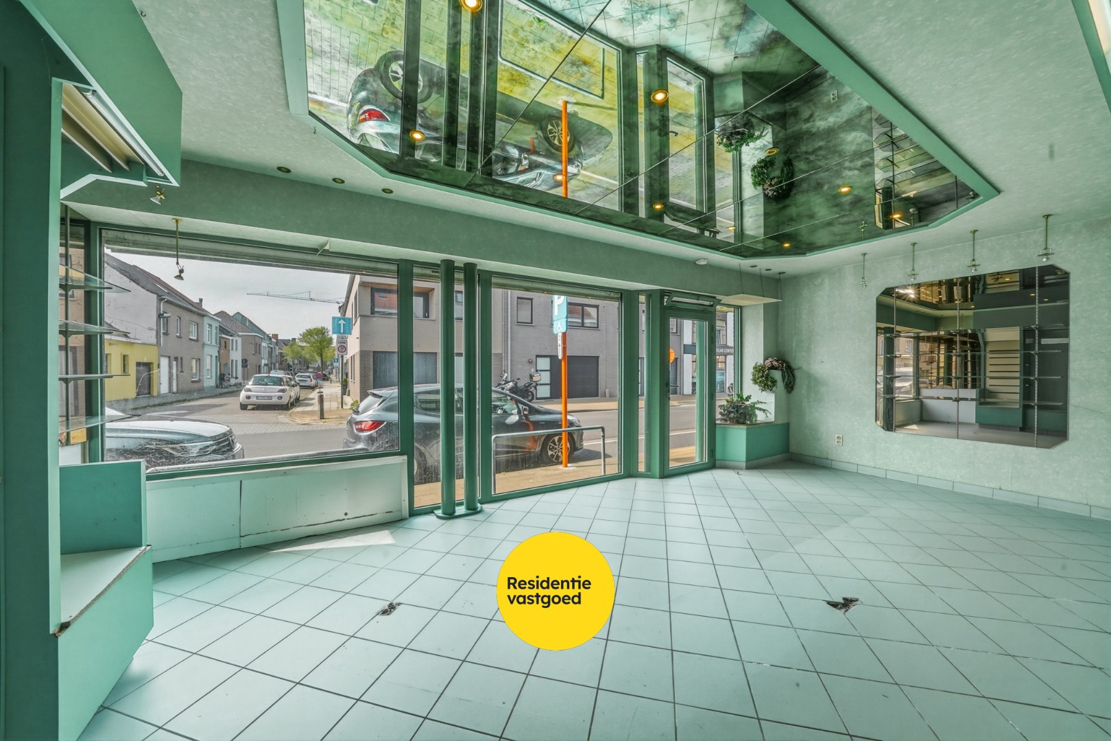 Ruime handelswoning met potentieel te Bredene 