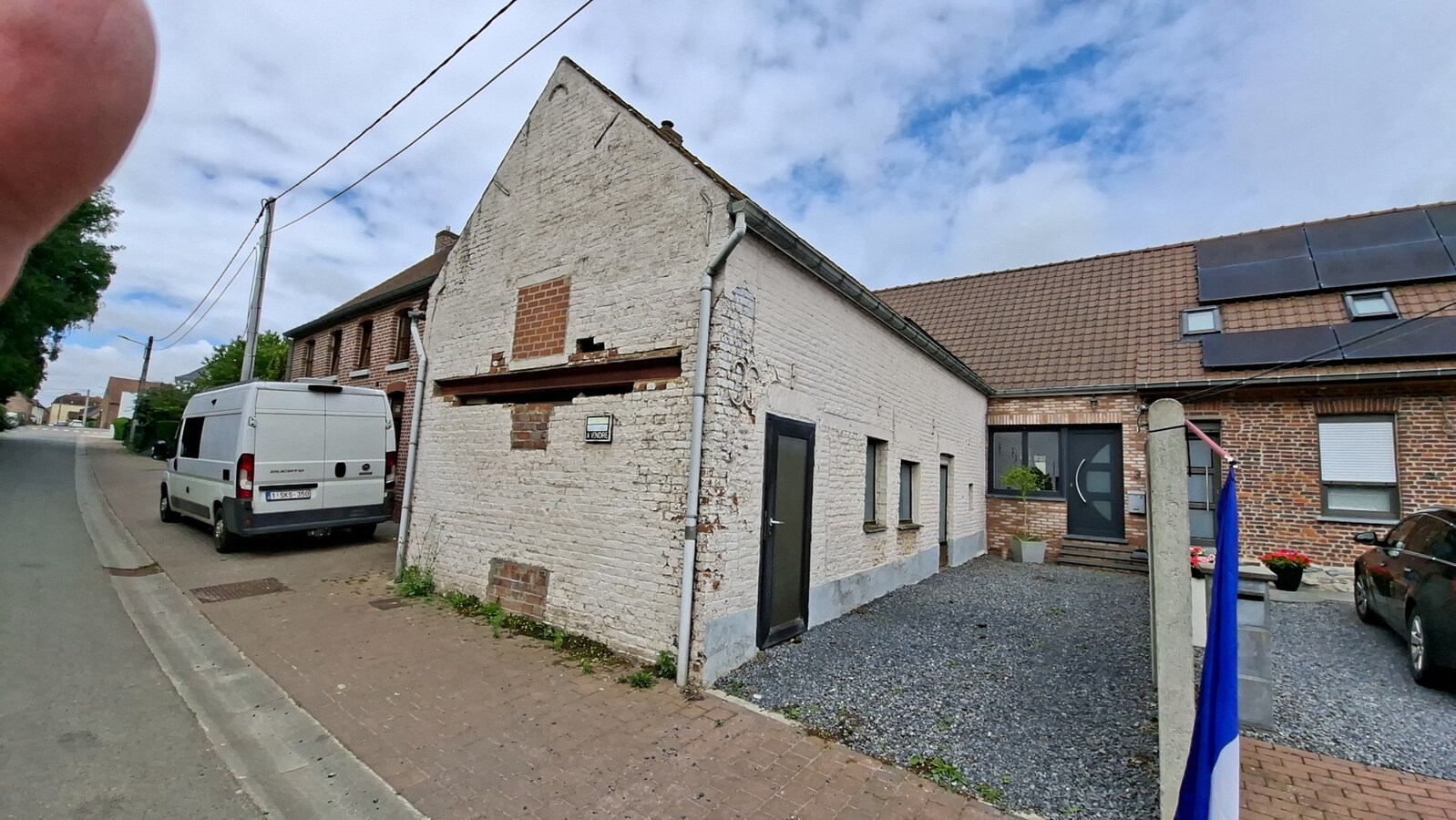 Remise/entrepôt au coeur du village. 