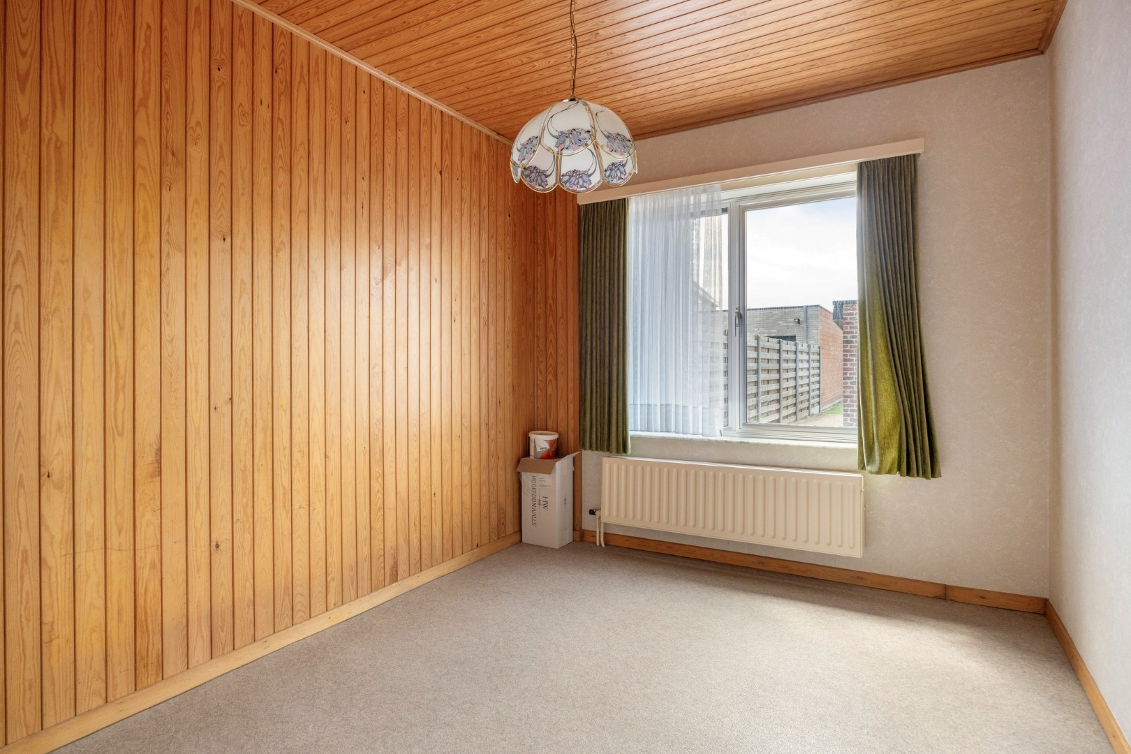 Gelijkvloers appartement met 2 slpk. en tuin in Geel 