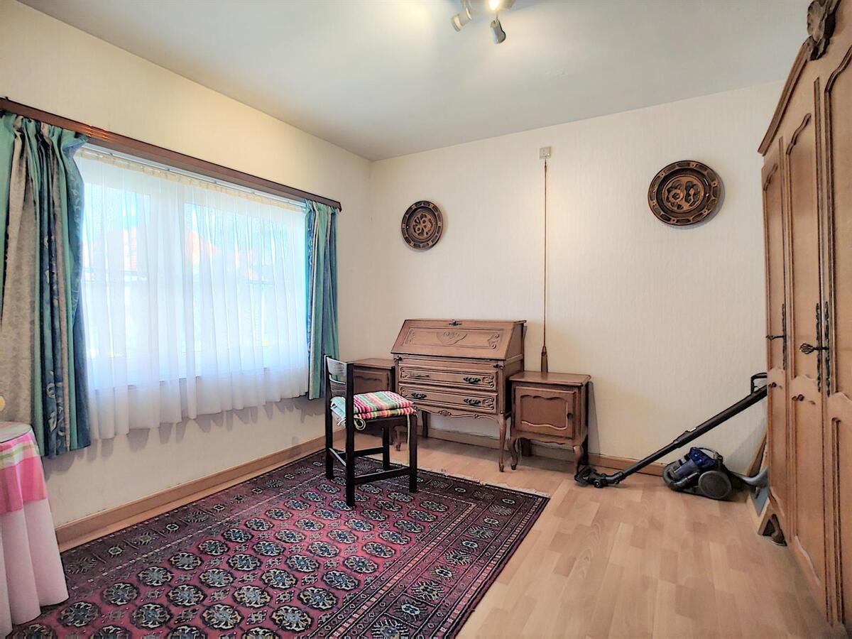 Te moderniseren woning op aangename ligging - Heist 