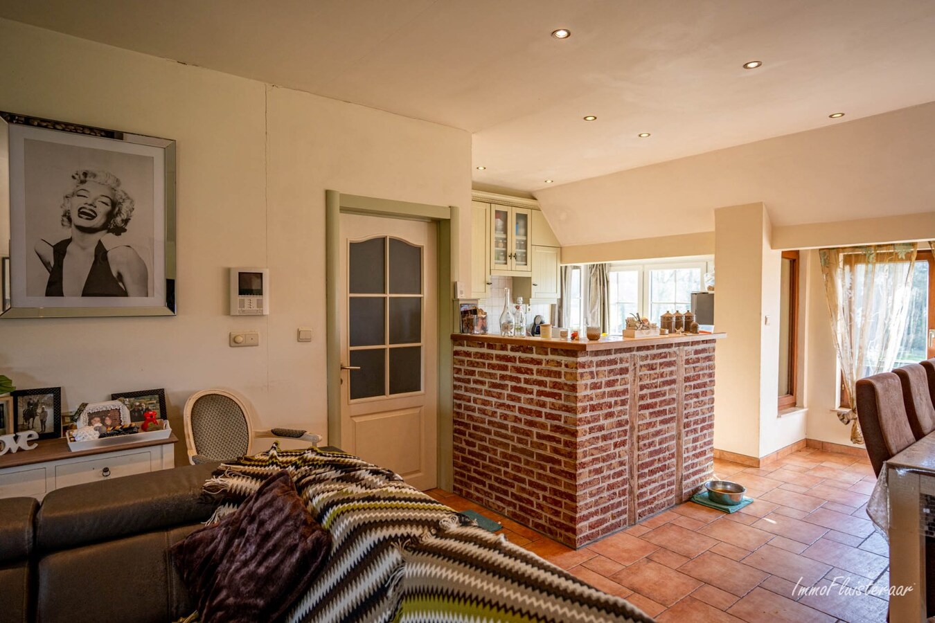 Magnifique complexe équestre avec maison d'entreprise, environ 33 écuries et une piste intérieure sur plus de 5,6 hectares à Bever (Brabant flamand). 