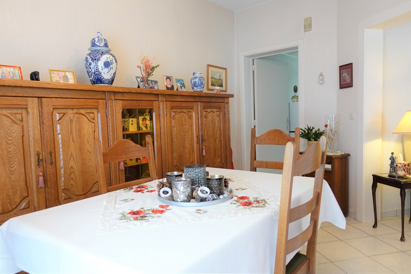 Te renoveren hoekwoning in hartje Gistel 