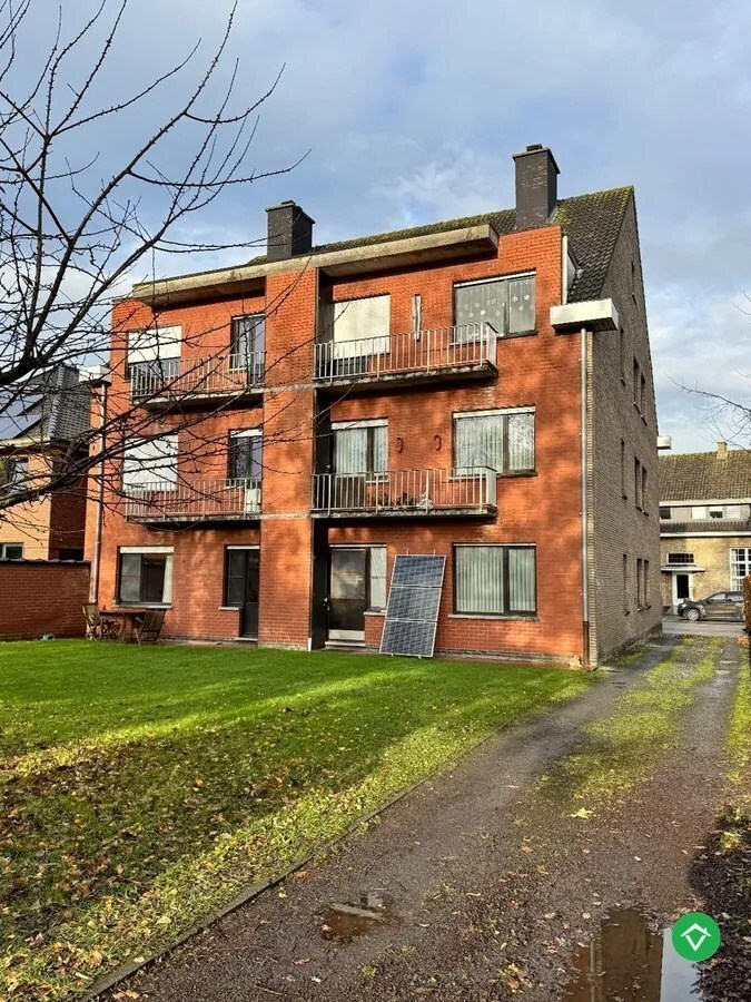 Appartement met 2 slaapkamers en garage in centrum Koekelare 