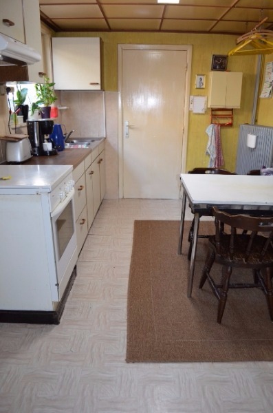 Grondig te renoveren / herop te bouwen woning op 329m² te Maldegem 