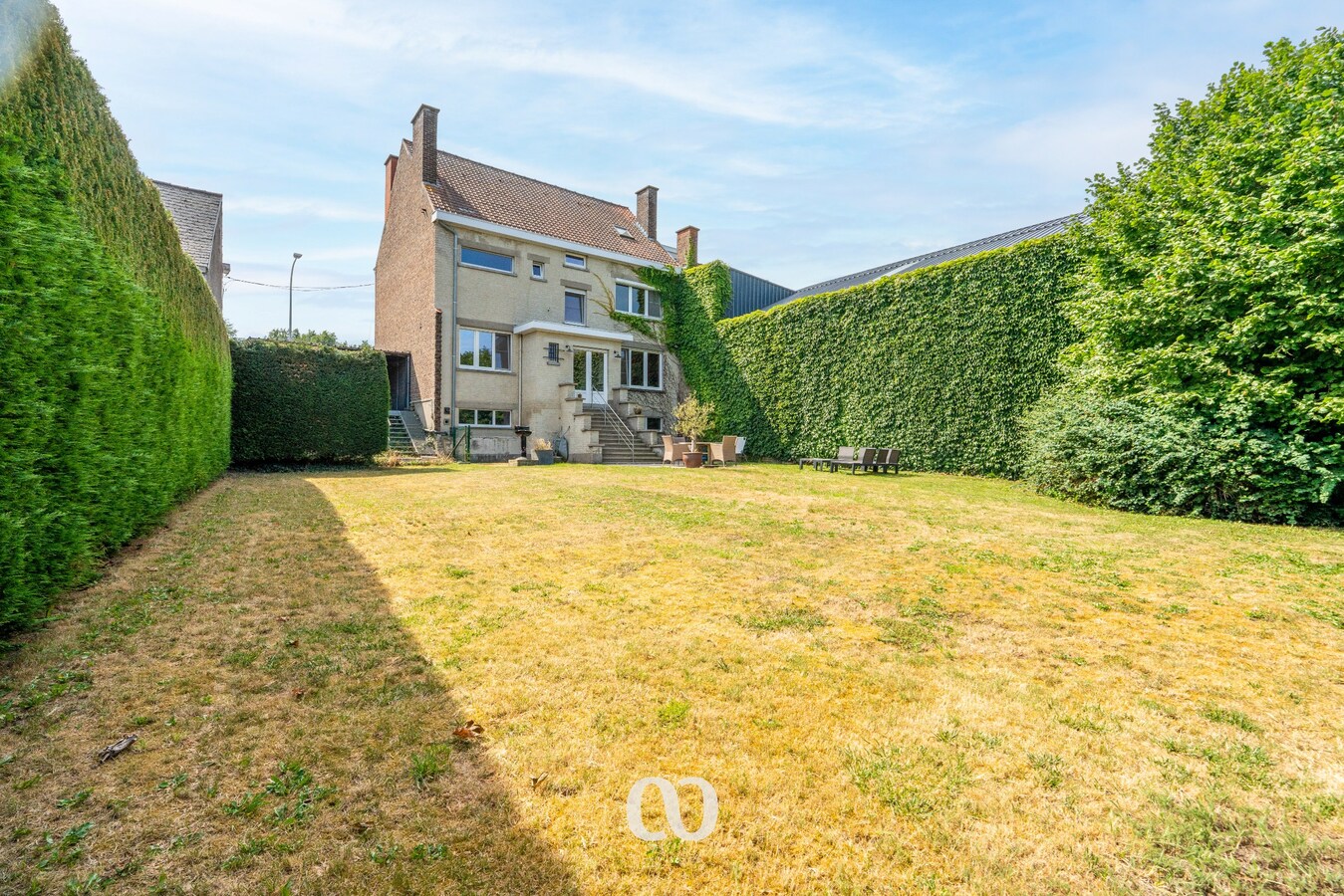 Ruime stadswoning met garage, tuin en uitbreidingsmogelijkheden in Oudenaarde 