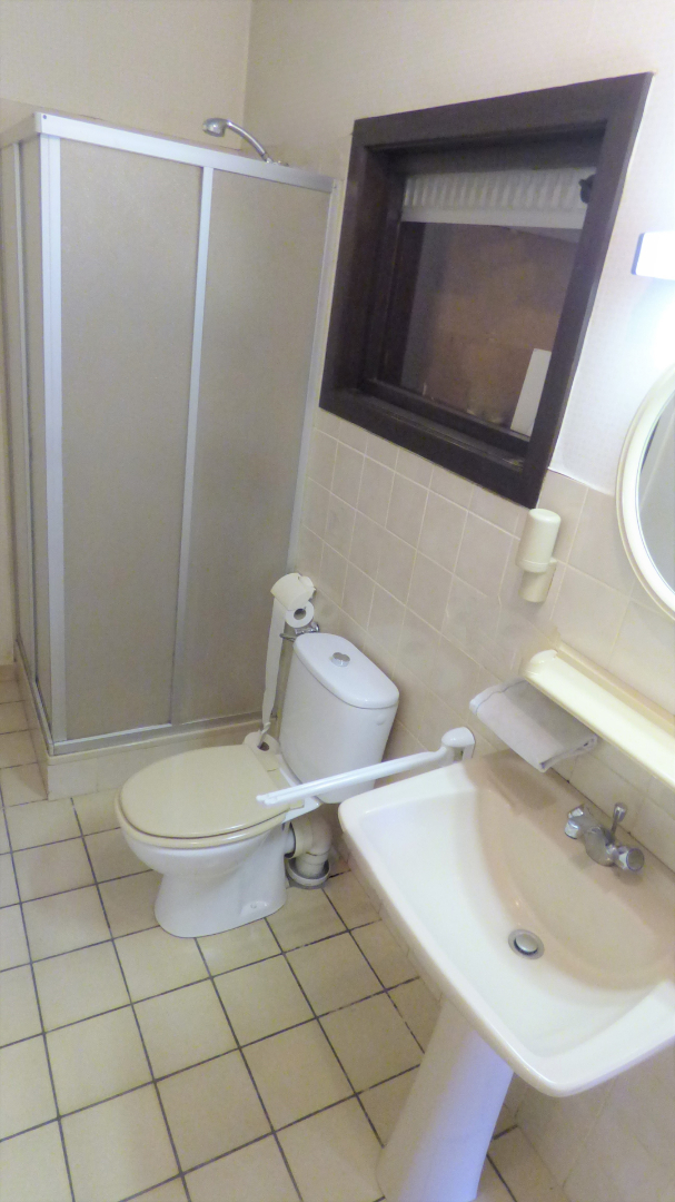 Charmante en verrassend ruime halfopen woning te Kuurne 