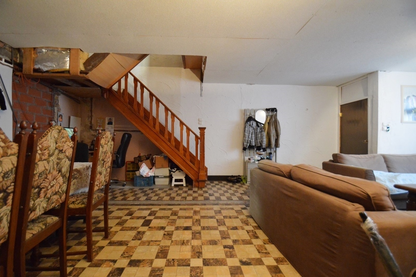 Verder te te renoveren gezinswoning met grote tuin - Lissewege 