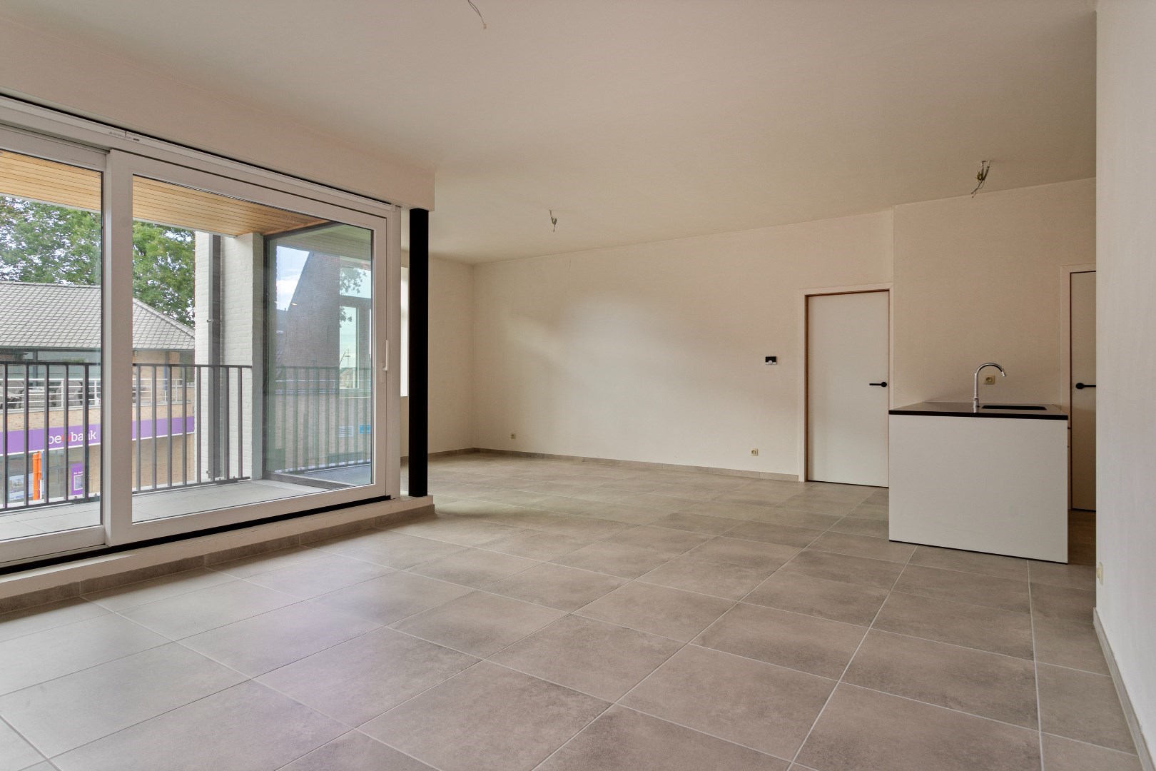 Volledig afgewerkt appartement met 2 slaapkamers en terras 