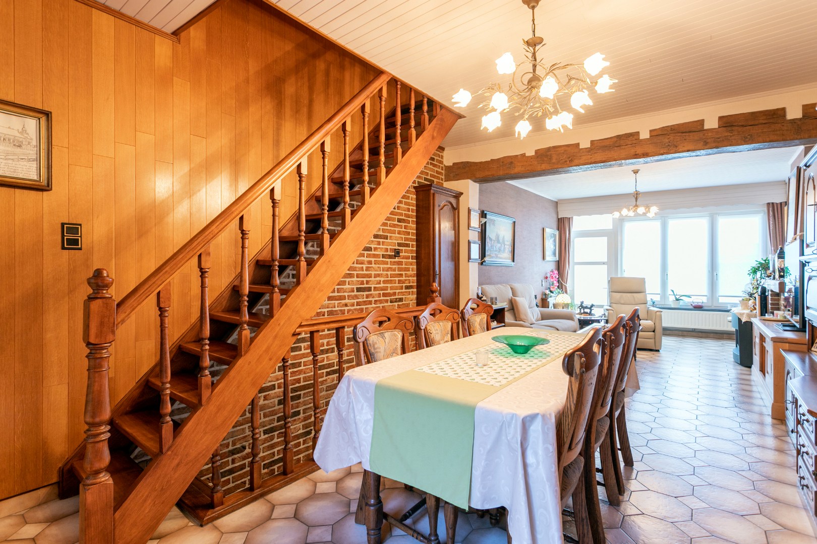 Woning met 2 slpk en ruime tuin (8a60) 