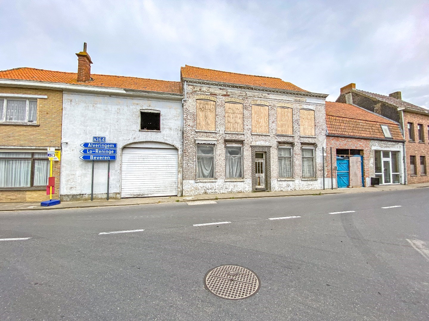 Imposante te renoveren woning op 677m². 