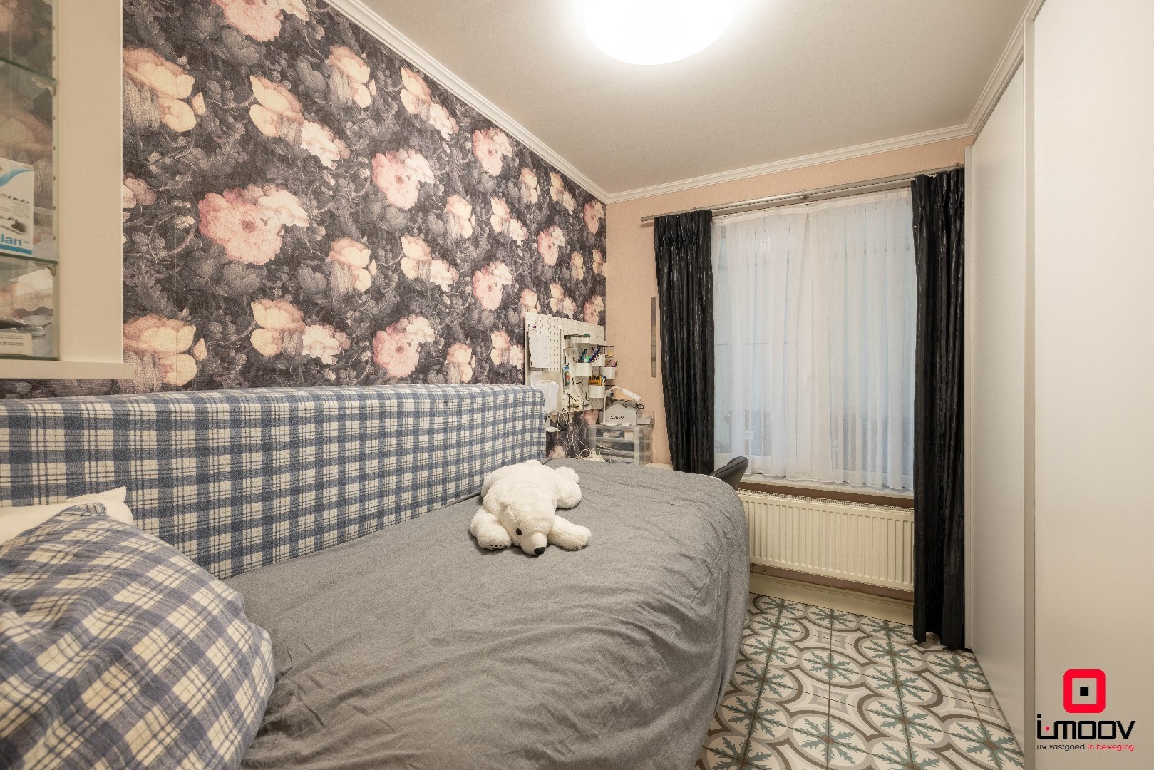 Instapklaar gelijkvloers appartement met tuin en parking in Sint-Amandsberg 