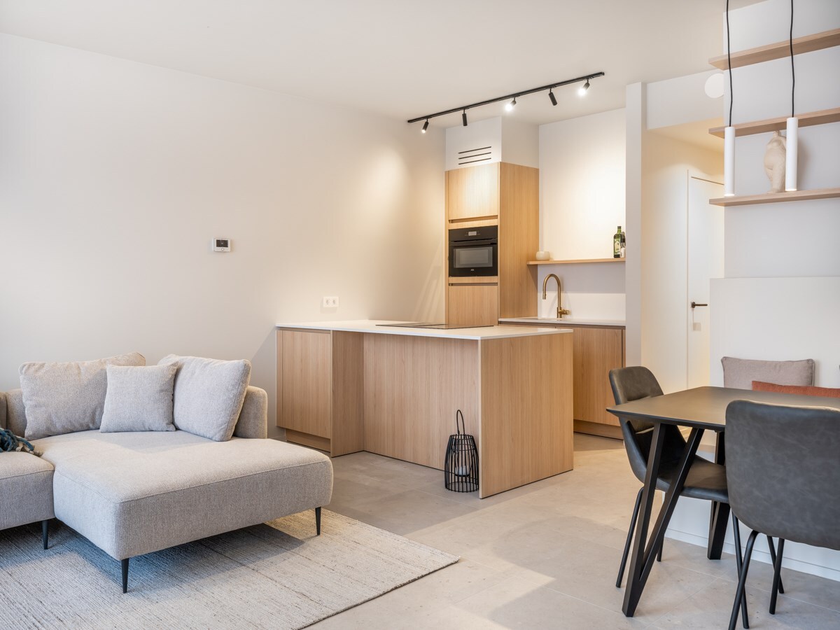 Appartement rénové et meublé à vendre à De Panne. 