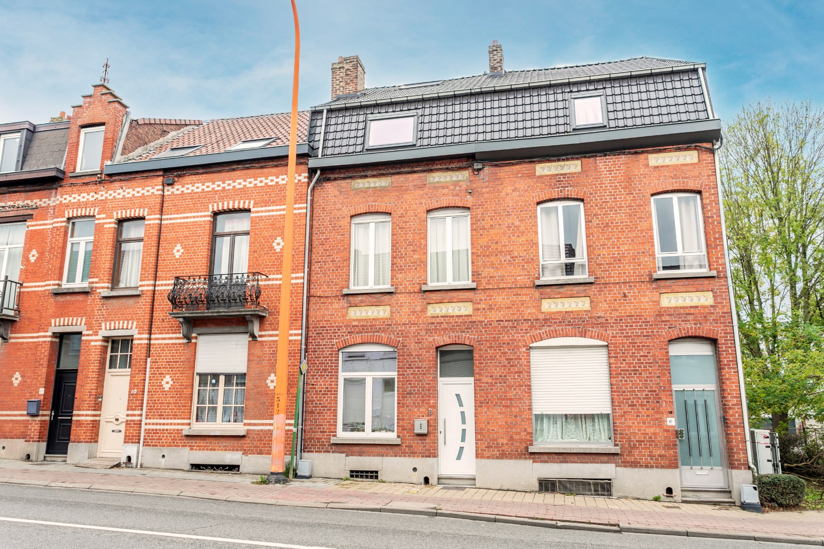 Volledig gerenoveerde woning, 3 slpks en tuin te koop centrum Halle 