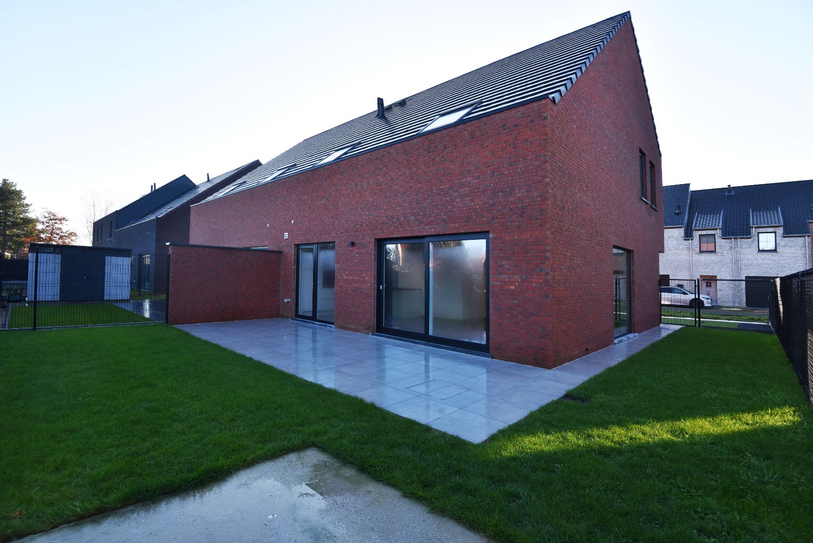 NIEUWBOUW HOB met 3 slks en tuin te ADEGEM! 