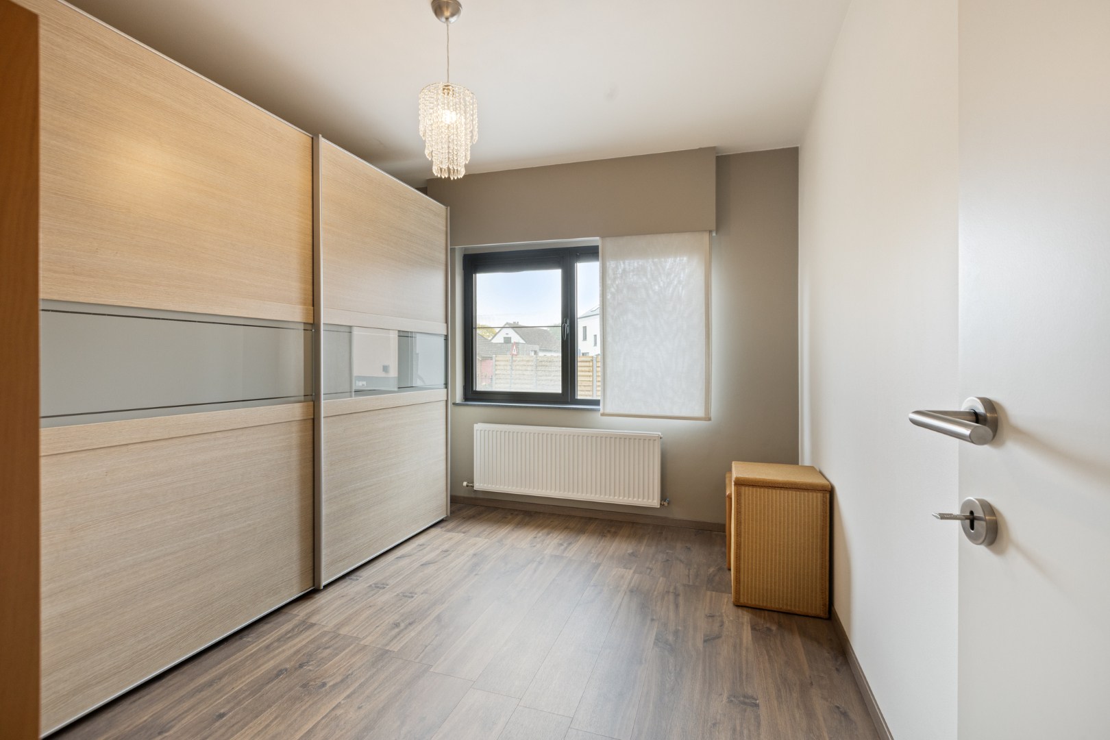 Instapklaar gelijkvloers appartement met 2 slpk. en ruim terras in Geel 