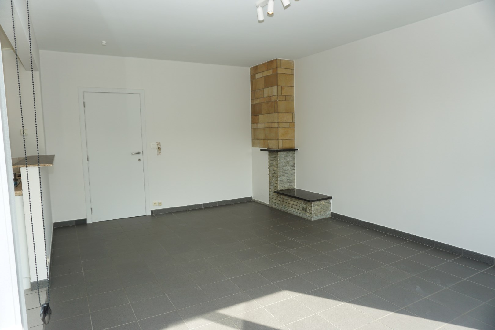 ONGEMEUBELD 2 SLP APP. TE HUUR GELEGEN VOORHAVENLAAN 