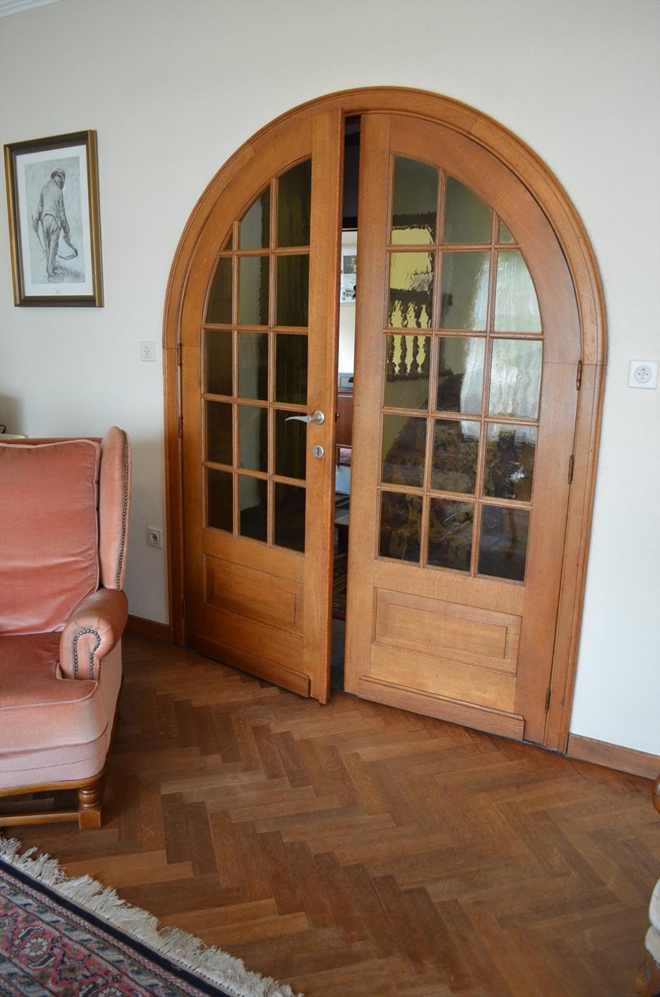 Te renoveren woning op 905m² commercieel gelegen te Eeklo 