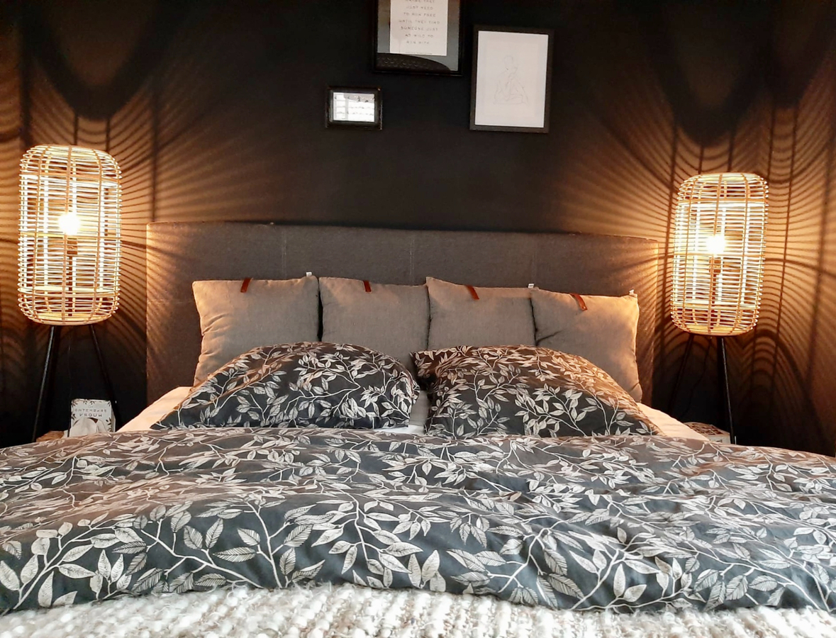 KNAP GERENOVEERDE RUIME WONING MET STADSTUIN 