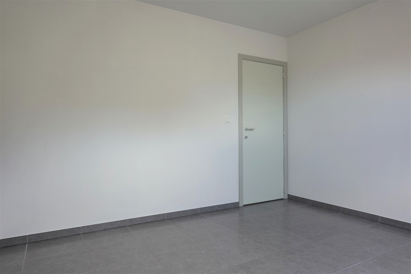 Appartement met autostaanplaats, fietsenberging en terras 