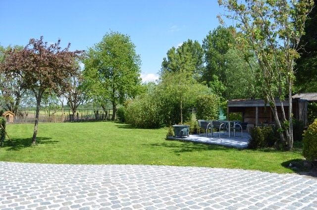 Unieke villa-landhuis op 1740m² landelijk gelegen te Eeklo 