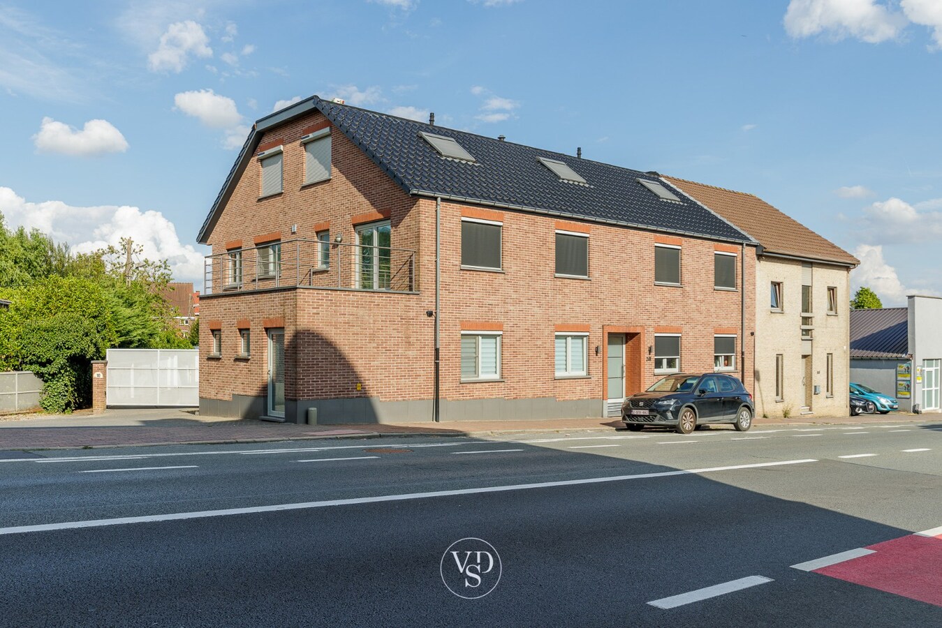 Instapklaar en lichtrijk gelijkvloers appartement 