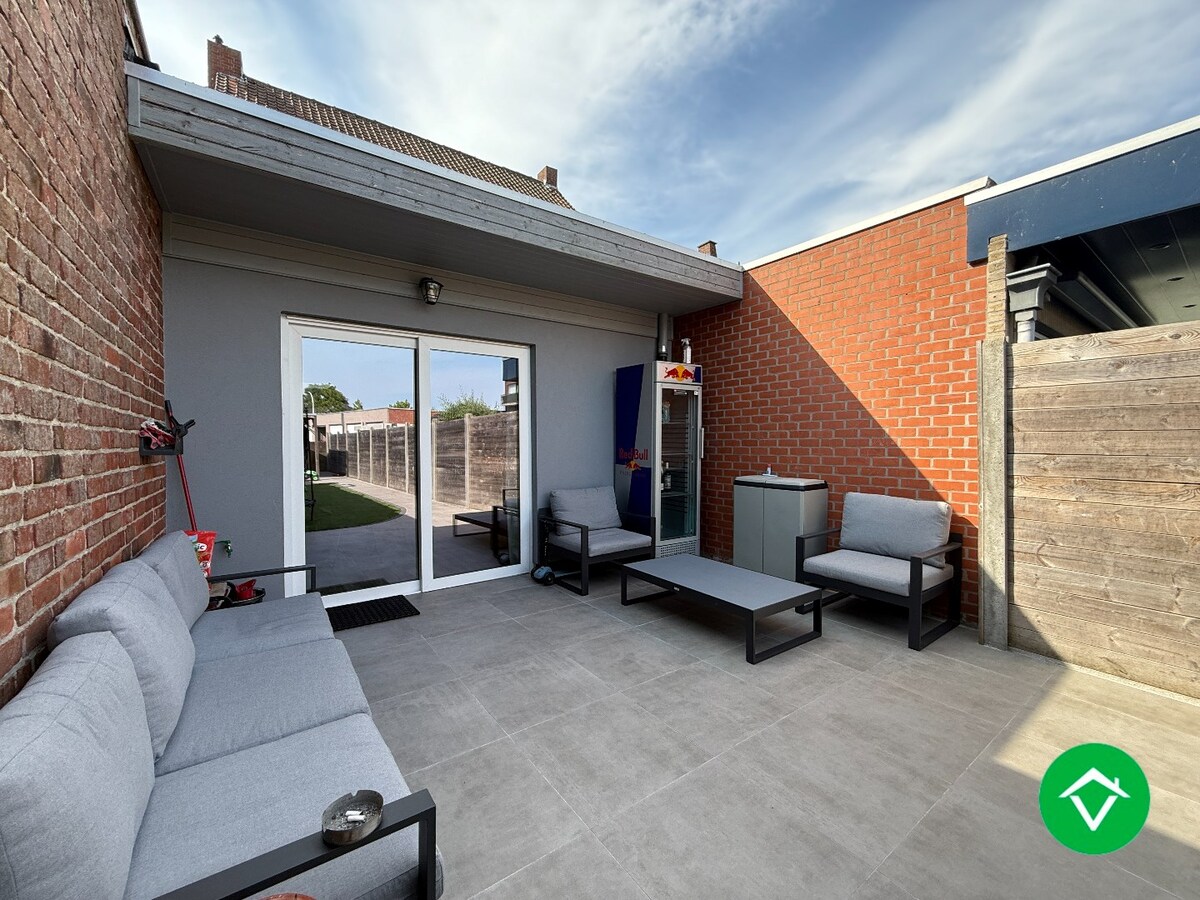 Prachtig gerenoveerde woning met 3 slaapkamers en tuin te Roeselare 